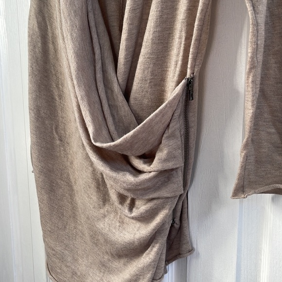 Alice + Olivia Knit Wrap Cardi Small - Picture 6 of 9